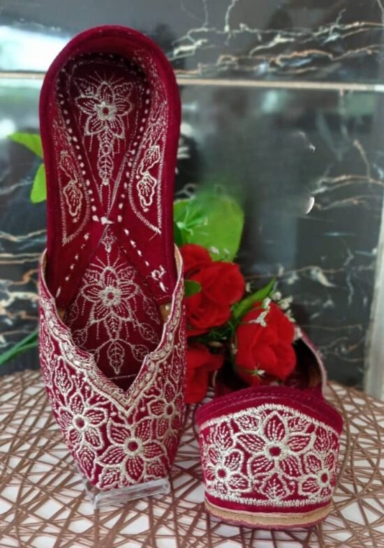 Regal Rhythm Embroidered Punjabi Heels